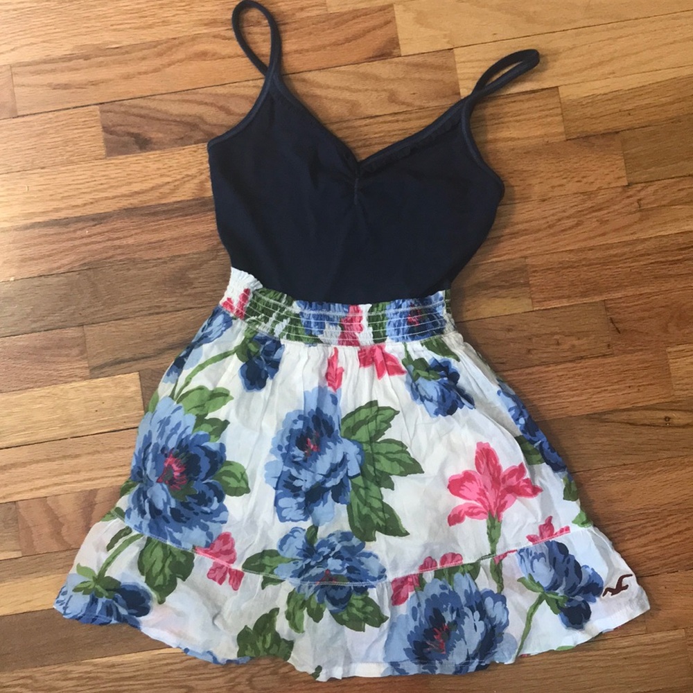 Hollister XS floral dress